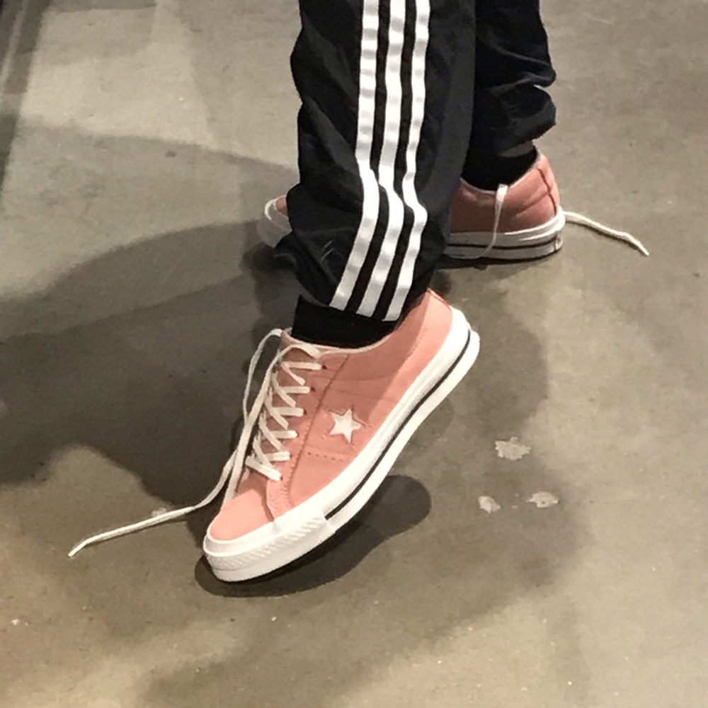 pastel pink converse